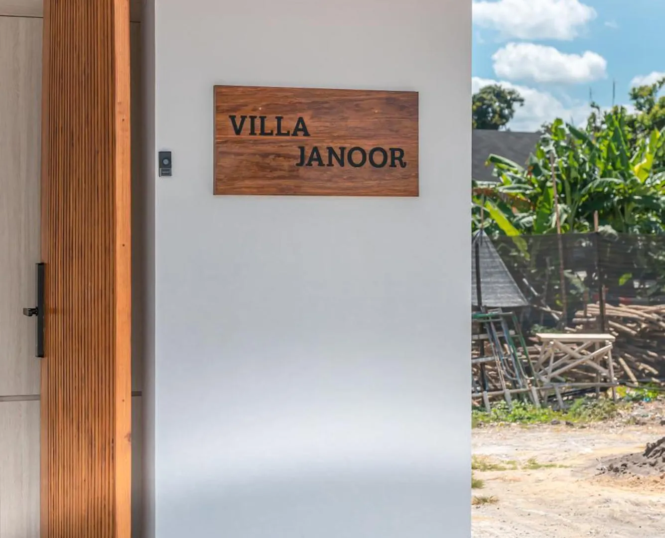Villa Janoor - Elegant 3-Bedroom Villa Near Batu Belig Beach Seminyak  Seminyak (Bali)